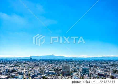 Tokyo cityscape Tokyo and Mt. Fuji 82487811