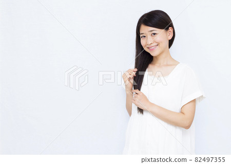 30多歲的長發女性 82497355