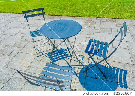[Image material] Park terrace seats (around Tokyo Ikebukuro) 82502607