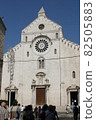 apulia, triangle, triangular 82505883