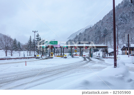 Hirayu Toll Gate (winter) 82505900