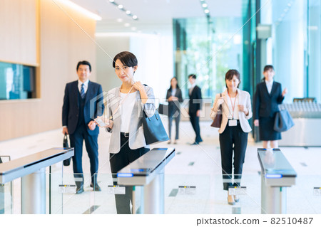 Business office commuting businessman shooting cooperation "LINK FOREST" Business office commuting businessman shooting cooperation "LINK FOREST" 82510487