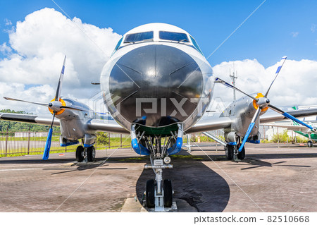 The first domestic passenger plane after the war YS11 The first domestic passenger plane after the war YS11 82510668
