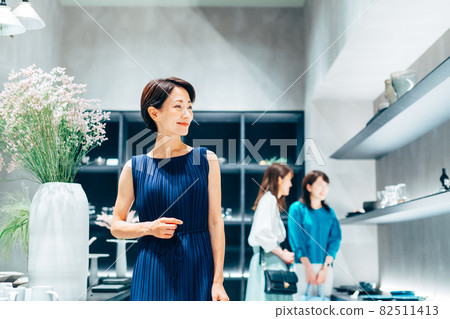 女性購物:拍照合作:g GIFT AND LIFESTYLE 女性購物:拍照合作:g GIFT AND LIFESTYLE 82511413