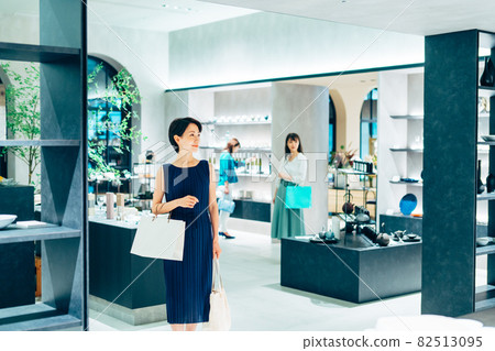 女性購物:拍照合作:g GIFT AND LIFESTYLE 女性購物:拍照合作:g GIFT AND LIFESTYLE 82513095