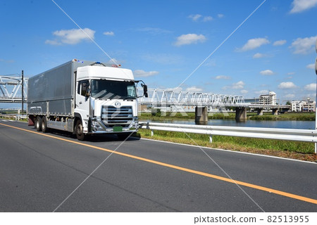 Large truck logistics image 82513955