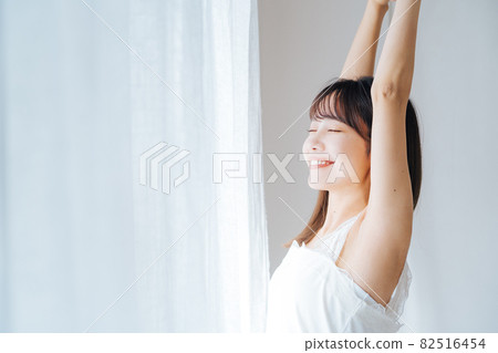 Woman beauty morning 82516454