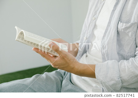 一個看書的人 82517741
