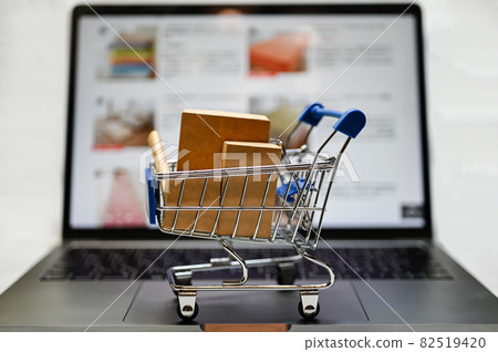 Image of net shopping 82519420