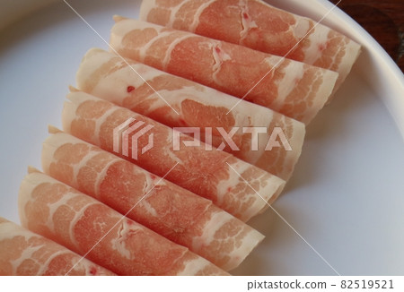 Sliced meat used for sukiyaki or hot pot 82519521