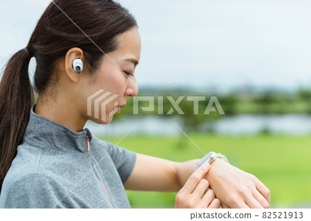 Women who run Women who run 82521913
