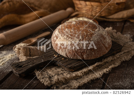 Homemade sourdough bread 82526942