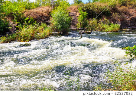 Rapids on the Inhulets river in Kryvyi Rih, Ukraine 82527082