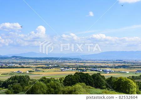 Moe no Oka overlooking the wonderful breadbasket of Central Hokkaido Moe no Oka overlooking the wonderful breadbasket of Central Hokkaido 82532604