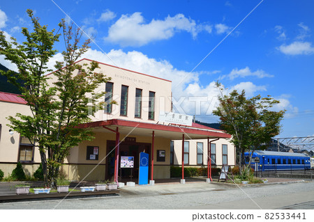Fuji Kyuko Shimoyoshida Station Building and Blue Train Fuji Kyuko Shimoyoshida Station Building and Blue Train 82533441