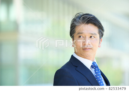 中年男性業務 82533479