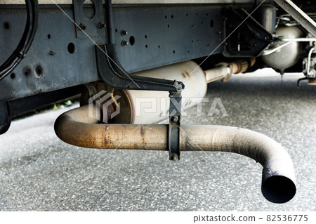 Exhaust gas exhaust from muffler for heavy trucks 82536775