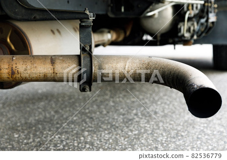 Exhaust gas exhaust from truck muffler 82536779