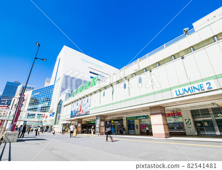 Tokyo Shinjuku Station South Exit 82541481