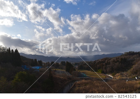 上山郊外的靜謐風景 上山郊外的靜謐風景 82543125