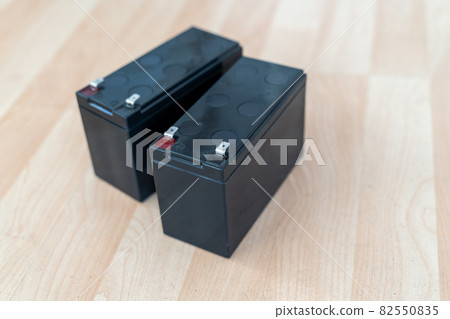 pair of batteries for uninterruptible power supply, ensuring the safe power of the computer pair of batteries for uninterruptible power supply, ensuring the safe power of the computer 82550835