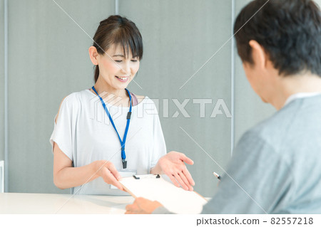 健身房接待處的女人(填寫) 健身房接待處的女人(填寫) 82557218