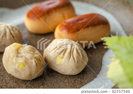 Kuri-kinton and Kuri-manju Kuri-kinton and Kuri-manju 82557580