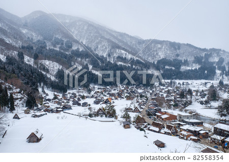Shirakawago (winter) 82558354