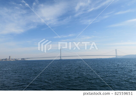從大倉海濱公園看到的明石海峽大橋 從大倉海濱公園看到的明石海峽大橋 82559651