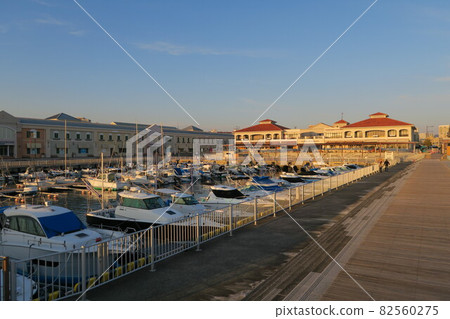 Marinepia Kobe and Kobe Fisherina 82560275