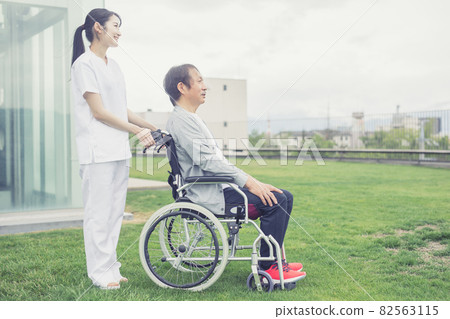 Rehabilitating patients and medical staff Rehabilitating patients and medical staff 82563115