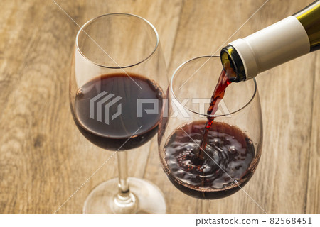 紅葡萄酒博若萊新酒 紅葡萄酒博若萊新酒 82568451