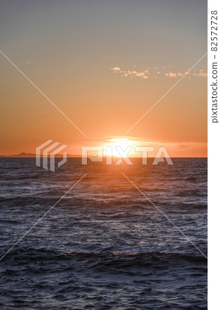 Sunrise seen from Omaezaki Sunrise seen from Omaezaki 82572728