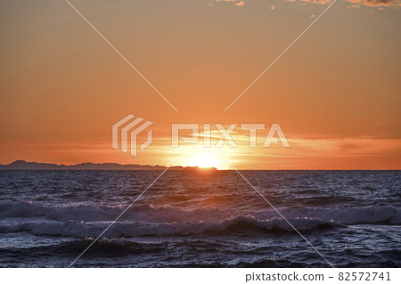 Sunrise seen from Omaezaki Sunrise seen from Omaezaki 82572741