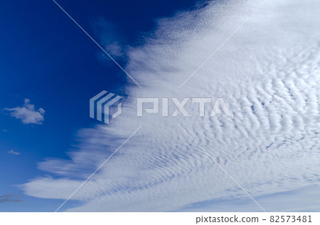  Blue sky and clouds 82573481