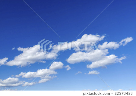  Blue sky and clouds 82573483