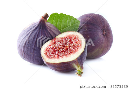 Figs with leaves on white background 82575389
