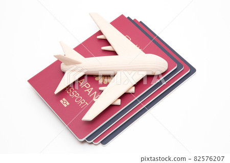 出發圖像護照和客機 82576207