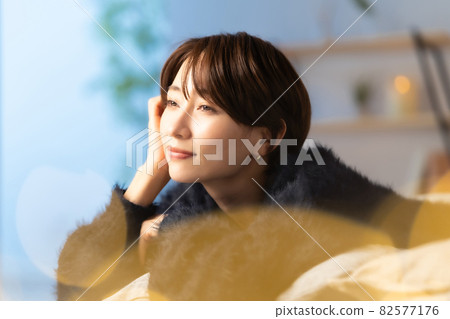 Middle woman beauty image winter 82577176