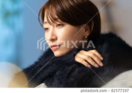 Middle woman beauty image winter 82577197