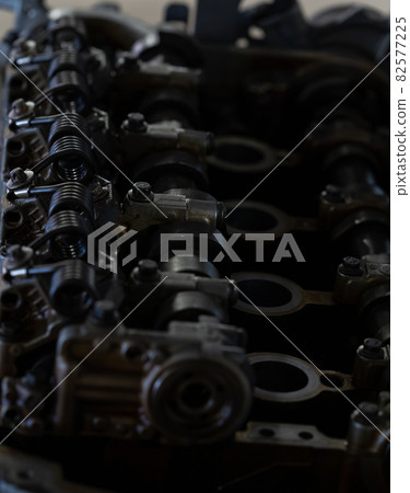 Engine parts mounted on the car Engine parts mounted on the car 82577225