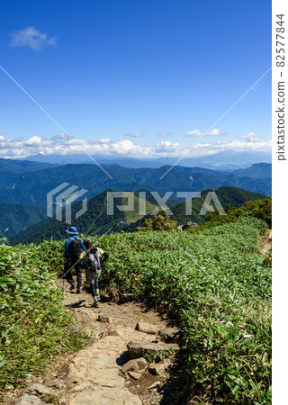 藍天和天神嶺/谷川山 82577844