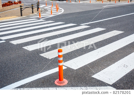 A photo of a pedestrian crossing taken in Japan. Unmanned. 82578201