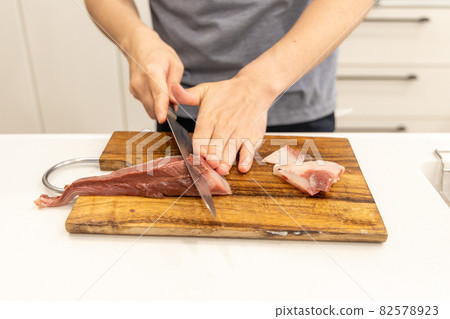 Judging yellowtail in the kitchen of my house Judging yellowtail in the kitchen of my house 82578923