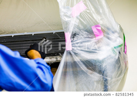 Wall-mounted air conditioner cleaning work Wall-mounted air conditioner cleaning work 82581345