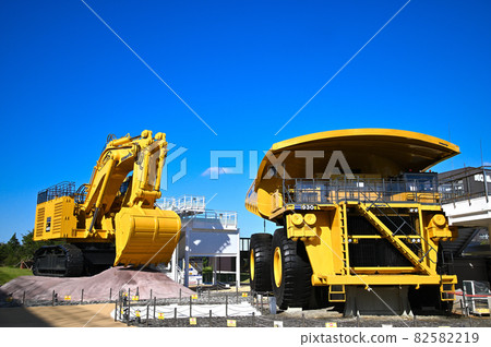 Komatsunomori in front of JR Komatsu Station, Komatsu City, Ishikawa Prefecture 82582219