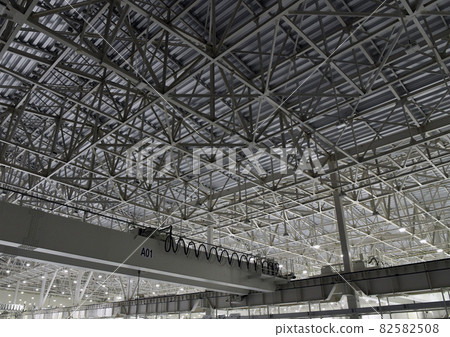 Factory high ceiling 82582508