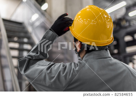 Huge warehouse Huge warehouse 82584655