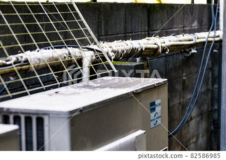 空調室外機 冷媒管 耐熱管蓋 圓棒型壓花表皮 空調室外機 冷媒管 耐熱管蓋 圓棒型壓花表皮 82586985