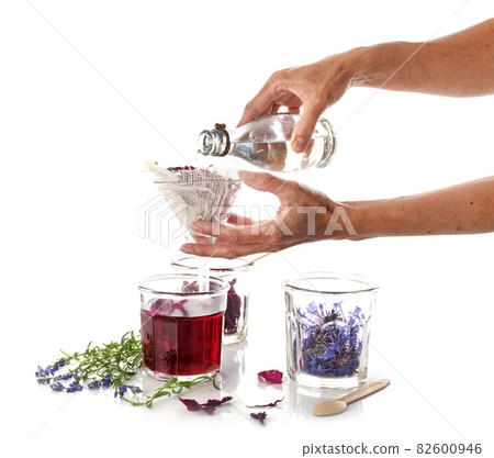 flower tincture in studio 82600946